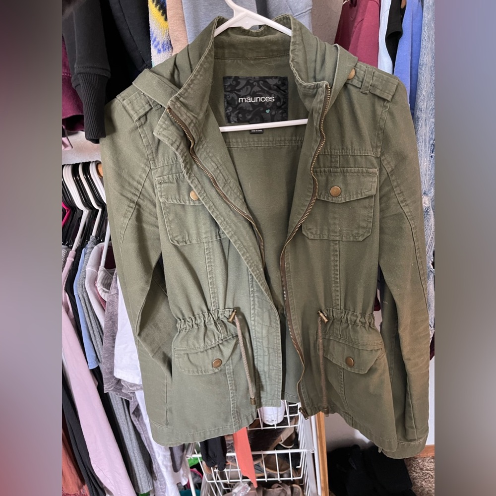 Cute green fashionable coat.